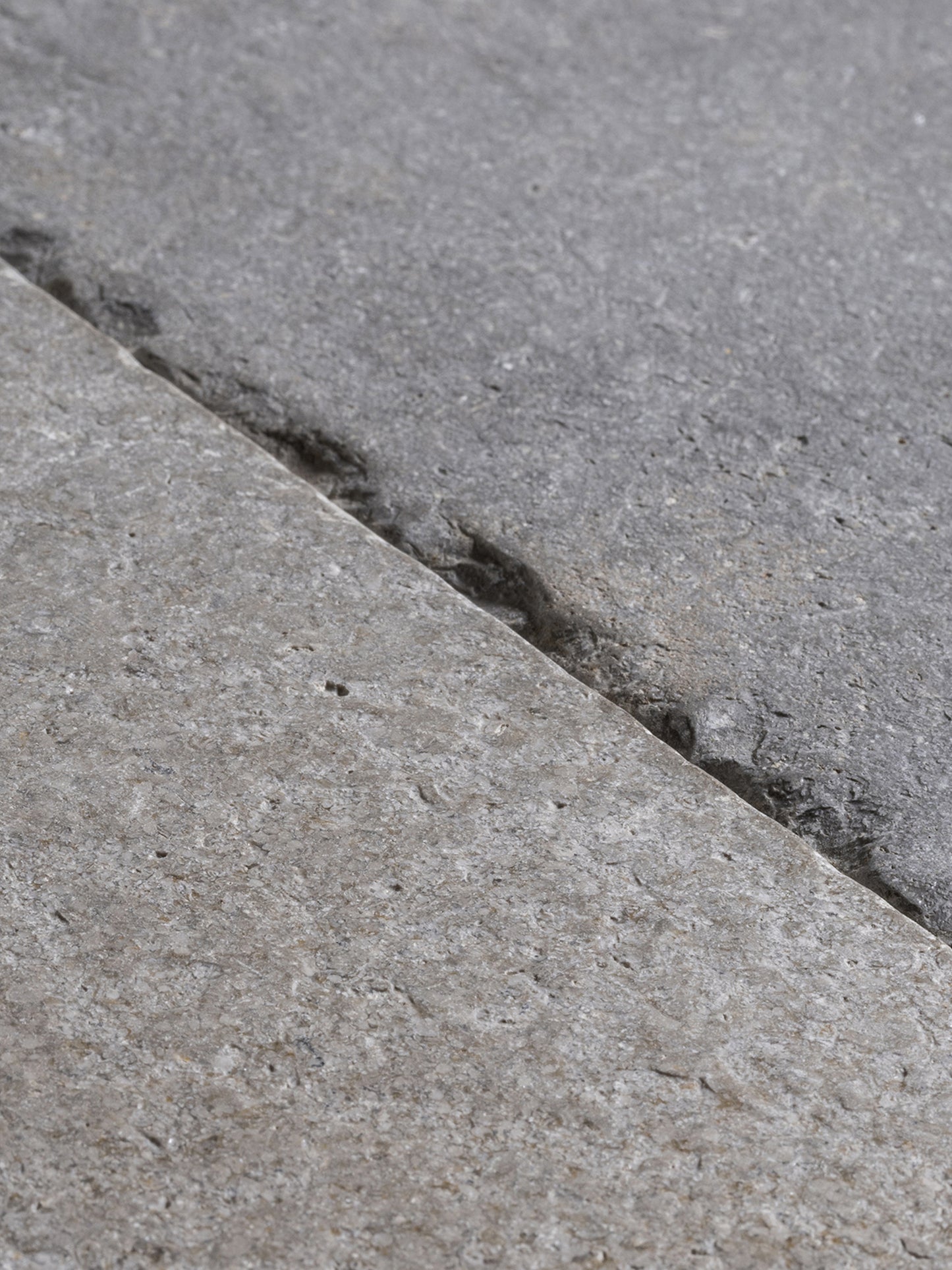 Limestone Egipcio Gem Grey Acid Tumbled