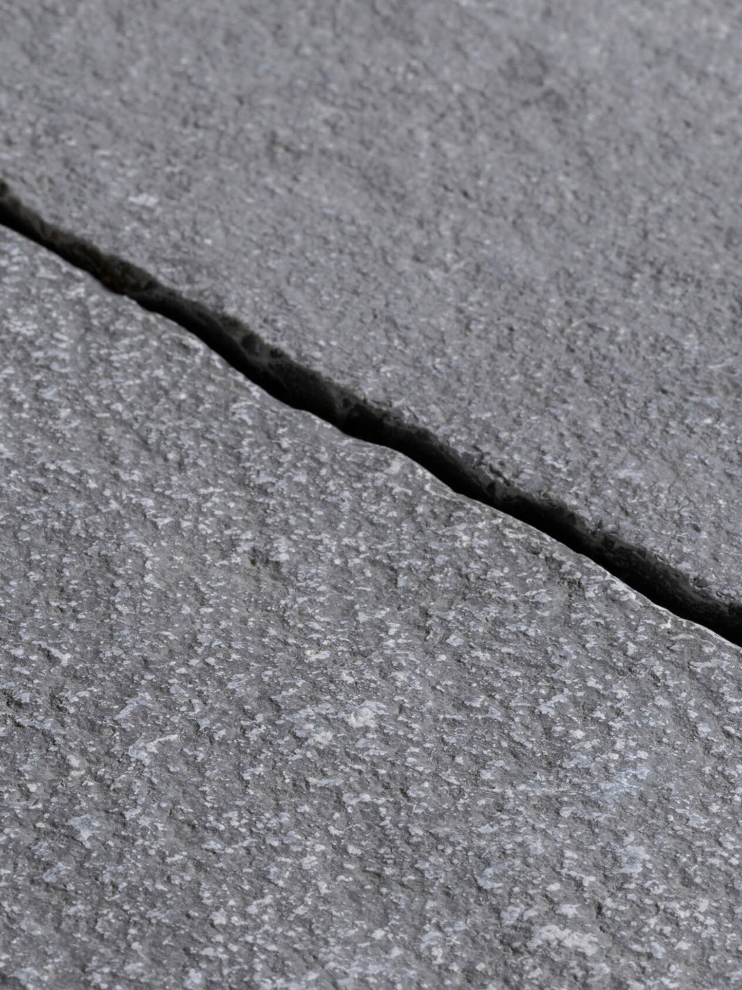 Limestone Tandur Grey Hand cut edges